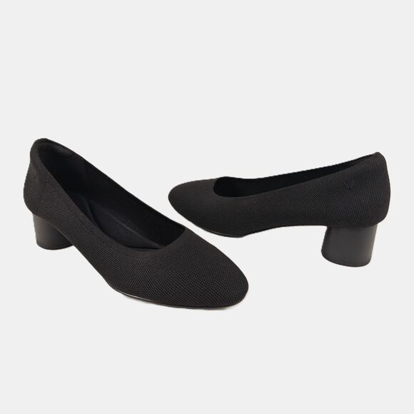 Vivaia Elvia Round Toe Chunky Heel Black Pumps Size 42 Classic Comfy Minimalist - Picture 1 of 9